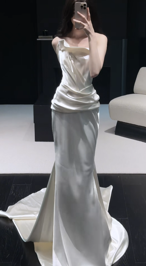 Elegant Sheath Strapless Wedding Dress White Satin Bridal Gown ED07493