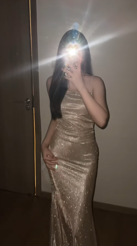 Sexy Sheath Spaghetti Straps Long Evening Dress Sleeveless Satin Gold Prom Dress ED07495