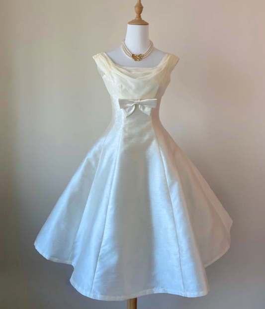 Cute White Birthday Dress A-Line Satin Party Dress Sleevless Short Prom Dress ED07527