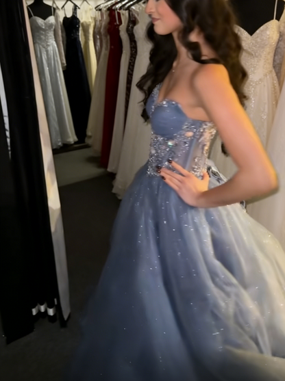 Wunderschönes Dusty Blue Ballkleid Sweetheart A-Linie Tüll Langes Abendkleid Ärmelloses Sweetheart 16 Kleid ED07530