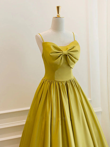 Einfaches gelbes Satin-Kurzballkleid, gelbes Brautjungfernkleid ED0754