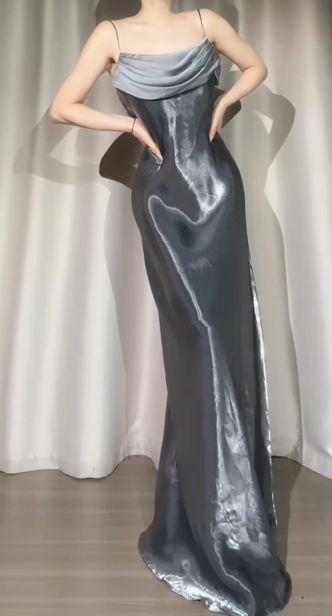 Robe de bal grise chic à fines bretelles Robe de soirée longue fourreau en soie ED07540