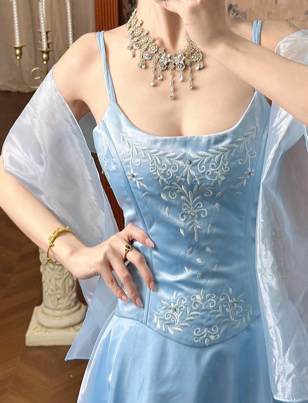 Robe de Soirée Longue en Satin Coupe Droite Bretelles Bleu Cérémonie ED07544