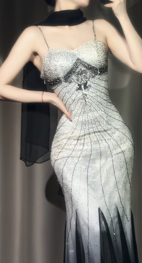 Chic Mermaid Gradient Black Prom Dress Spaghetti Straps Chiffon Beaded Long Evening Dress ED07614