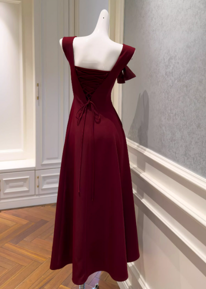 Robe de soirée longue satinée bordeaux avec bretelles ligne A ED07656