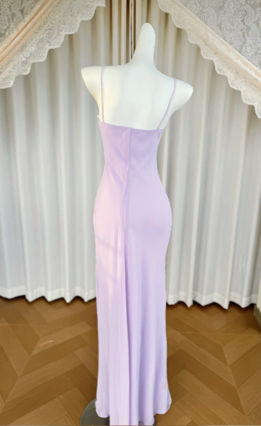 Robe de bal longue violet clair en mousseline avec bretelles fines, fourreau ED07660