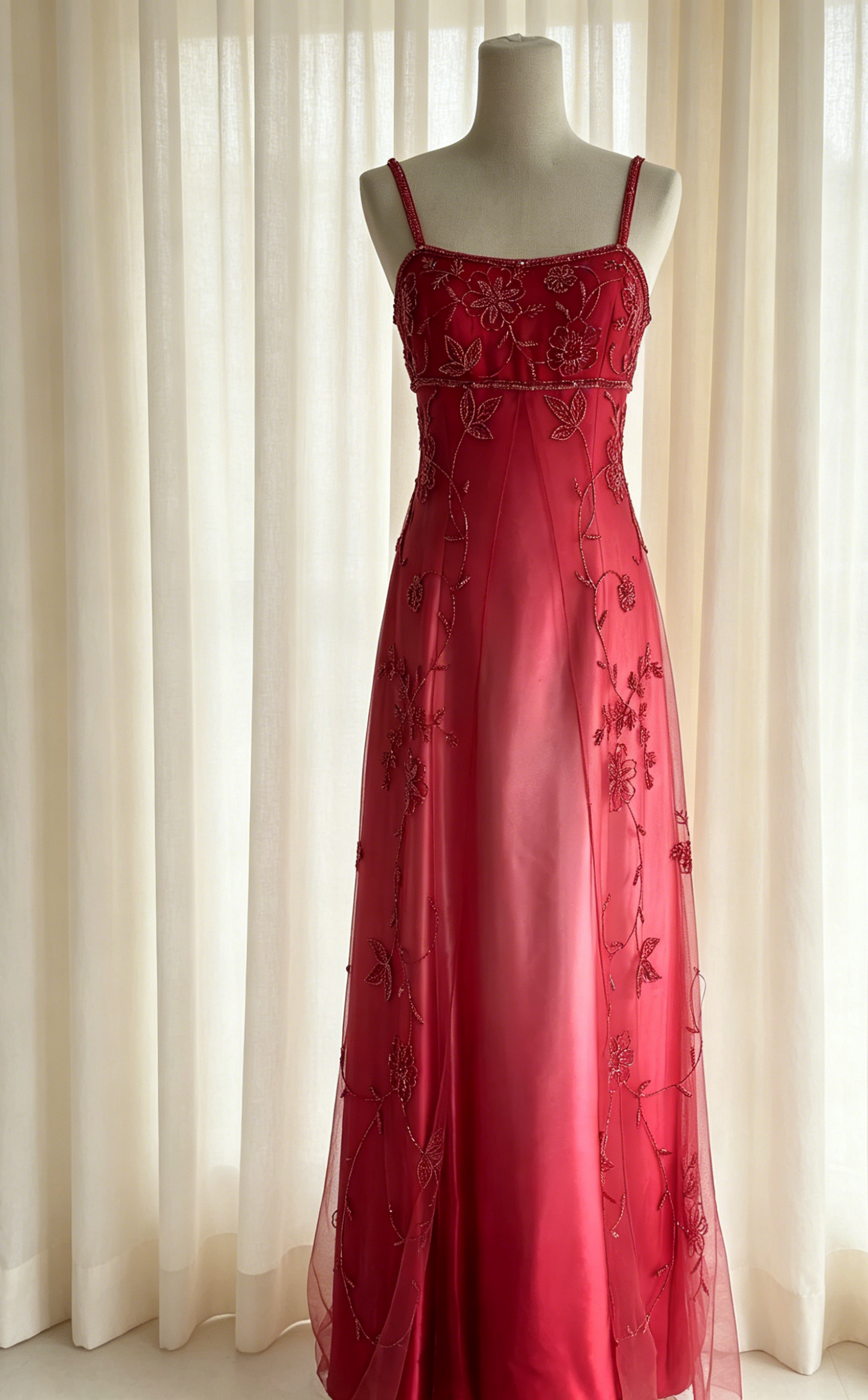 Robe de bal rouge dégradé avec bretelles fines, fourreau en mousseline de soie perlée, longue robe de soirée ED07667