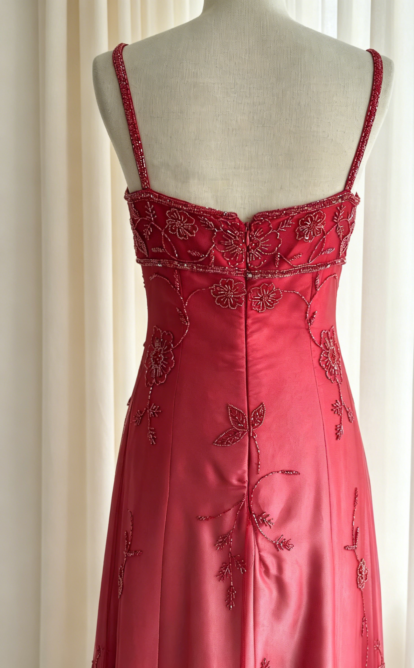 Robe de bal rouge dégradé avec bretelles fines, fourreau en mousseline de soie perlée, longue robe de soirée ED07667