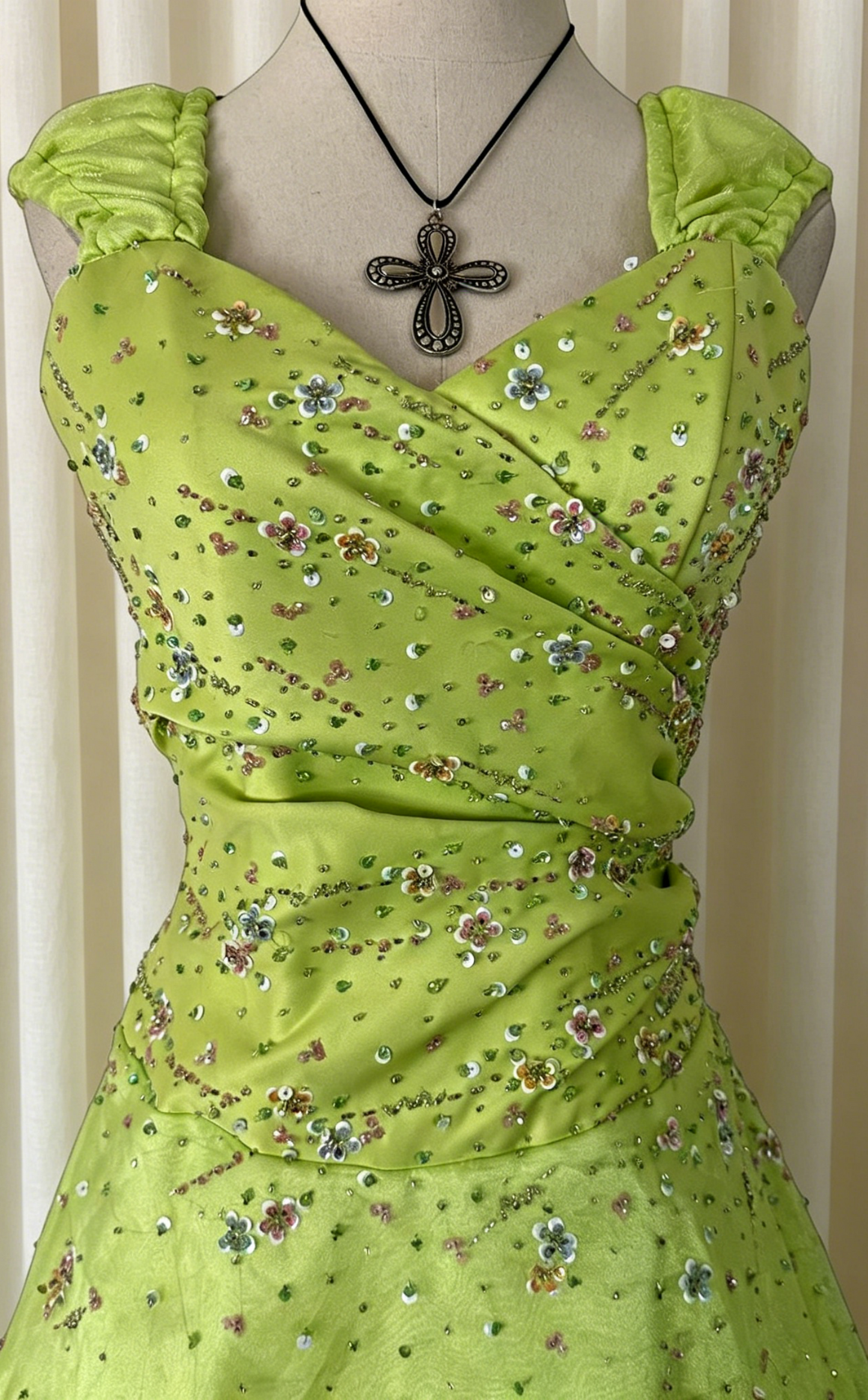 Robe de bal verte avec bretelles, coupe trapèze, en satin, perlée, longue, pour soirée ED07671