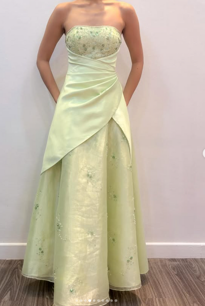 Robe de bal verte chic sans bretelles trapèze en tulle perlée longue robe de soirée ED07682