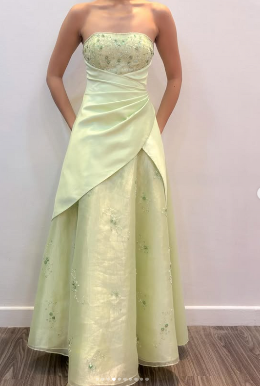 Chic Green Prom Dress Strapless A-Line Tulle Beaded Long Evening Dress ED07682