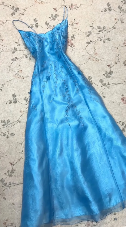 Robe de bal bleu chic à fines bretelles, coupe trapèze en tulle, ornée de perles, longue robe de soirée ED07692