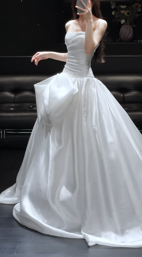 Timeless White Wedding Dress Sweetheart Satin Birdal Gowns A-Line Bridal Dress  ED07696