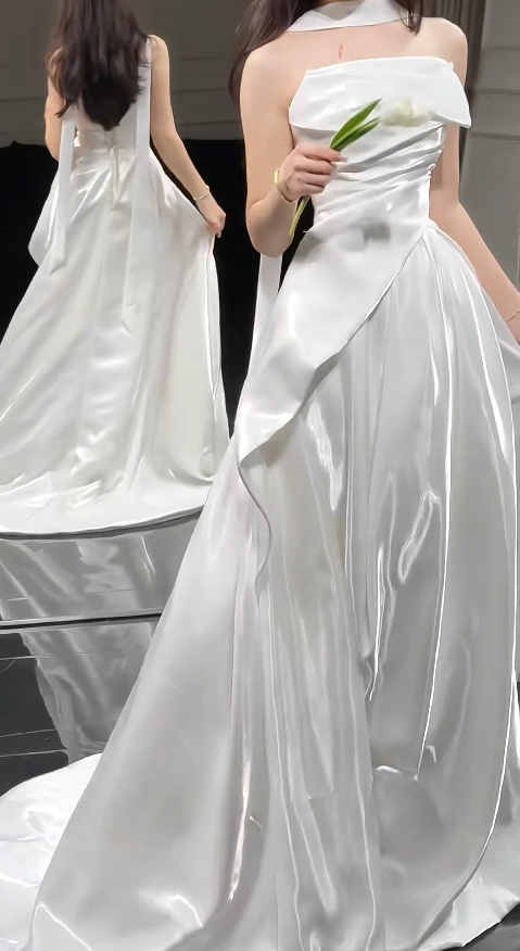 Timeless A-Line Bridal Dress White Wedding Dress Strapless Satin Birdal Gowns ED07698