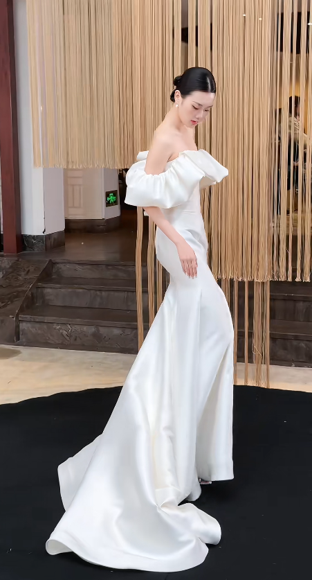 Timeless Mermaid Bridal Dress White Wedding Dress Off-shoulder Satin Birdal Gowns  ED07699