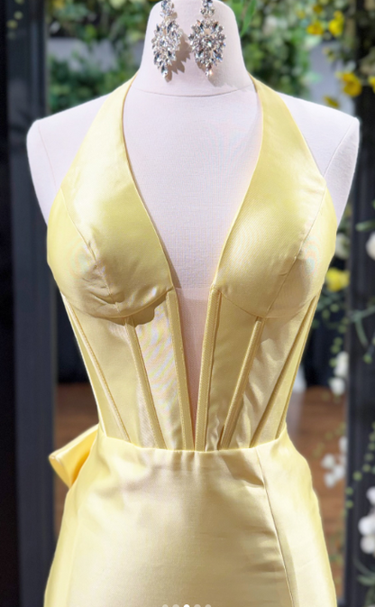 Robe de soirée longue sirène en satin jaune chic avec licou Robe de bal ED07765