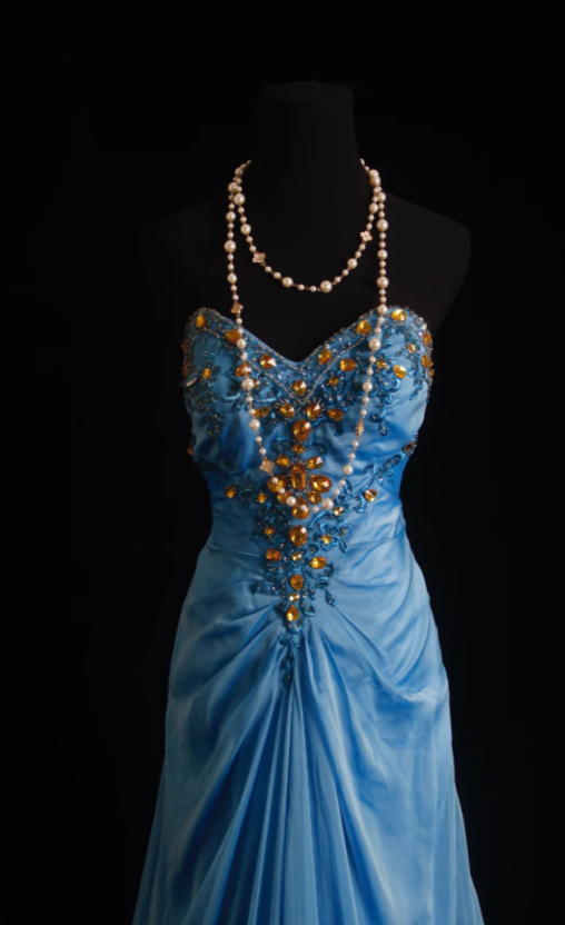 Robe de soirée longue en mousseline de soie bleue coupe fourreau, modèle élégant et chic pour bal de promo ED07769