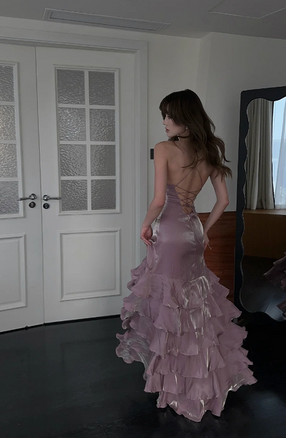 Robe de soirée longue satinée rose poudré avec bretelles fines et coupe fourreau - ED07784