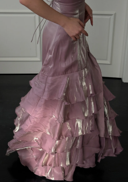 Robe de soirée longue satinée rose poudré avec bretelles fines et coupe fourreau - ED07784