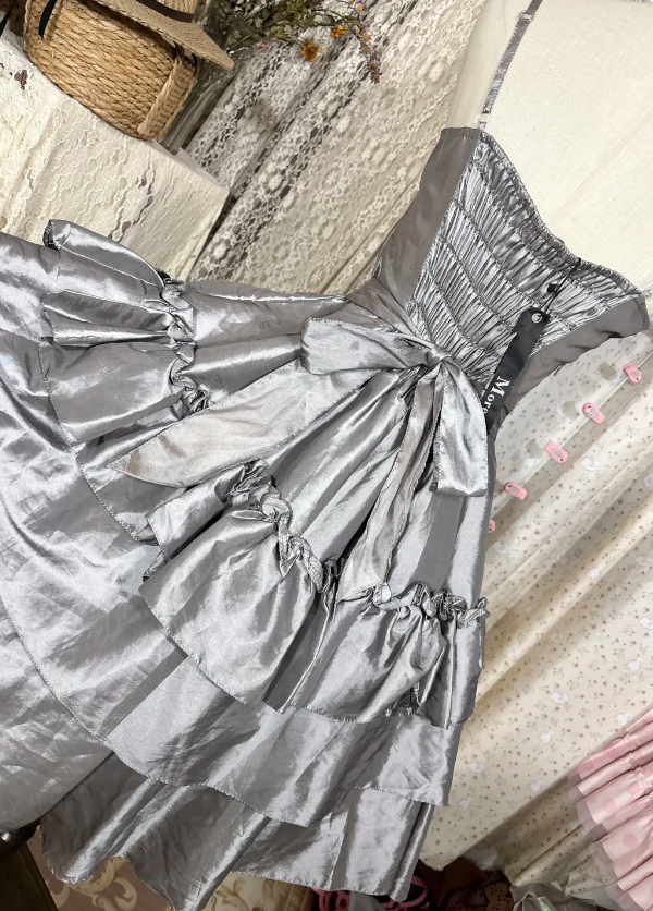 Robe Courte de Bal Chic Grise Bretelles Fines Coupe A-Line Robe d'Anniversaire Robe de Cocktail en Satin ED07816
