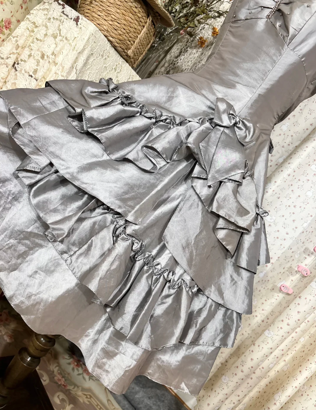Robe Courte de Bal Chic Grise Bretelles Fines Coupe A-Line Robe d'Anniversaire Robe de Cocktail en Satin ED07816