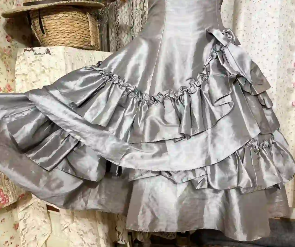Robe Courte de Bal Chic Grise Bretelles Fines Coupe A-Line Robe d'Anniversaire Robe de Cocktail en Satin ED07816