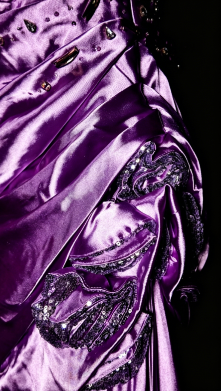 Robe Courte de Bal de Promo Chic Violette Bretelles Fines Fourreau Robe d'Anniversaire Robe de Cocktail en Satin ED07819
