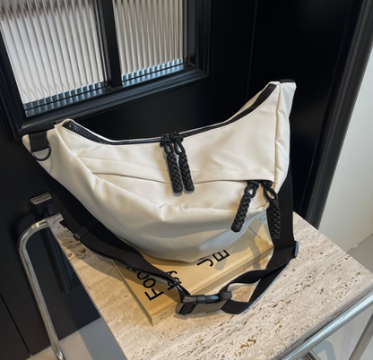 Lässige, vielseitige Halbmondtasche aus Nylongewebe ED0783