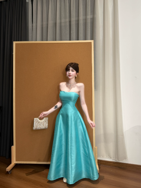 Französisches elegantes Damen-Kleid, trägerloses Urlaubskleid ED07846