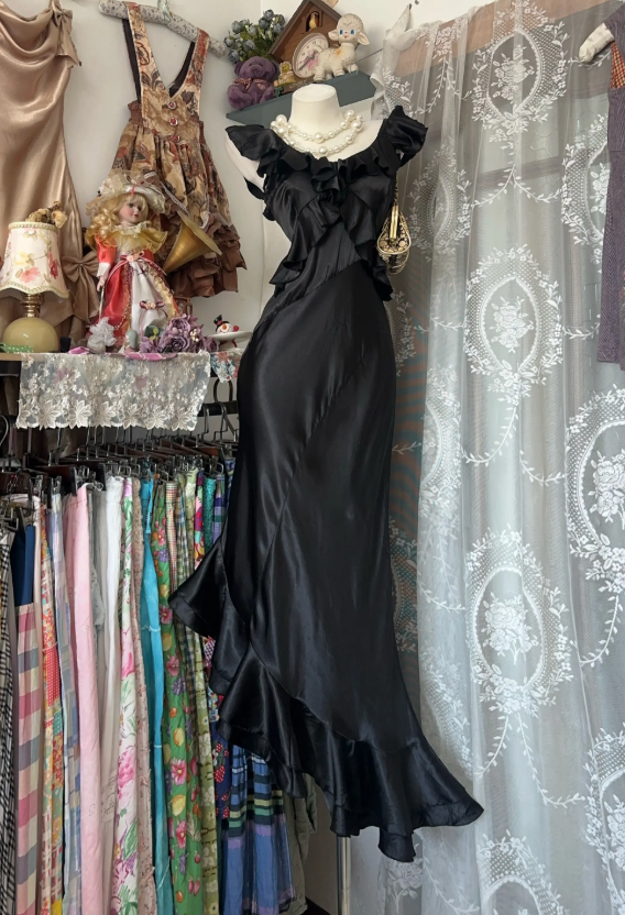 Robe de soirée longue fourreau en satin élégante à col rond, robe de bal noire ED07877