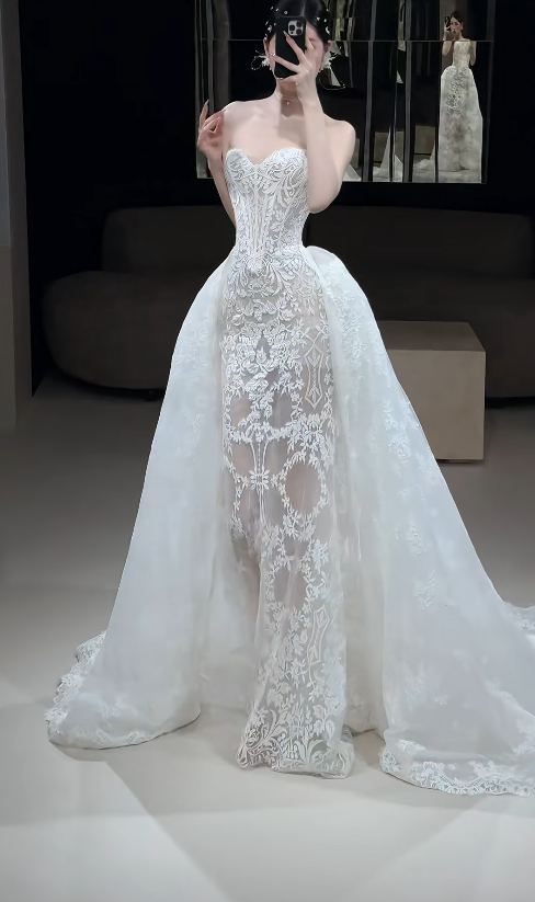 Robe de mariée intemporelle fourreau avec dentelle, robe de mariée blanche ED07893