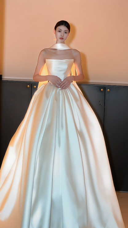 Zeitloses trägerloses A-Linien Hochzeitskleid aus Satin, Brautkleid Weiß ED07894