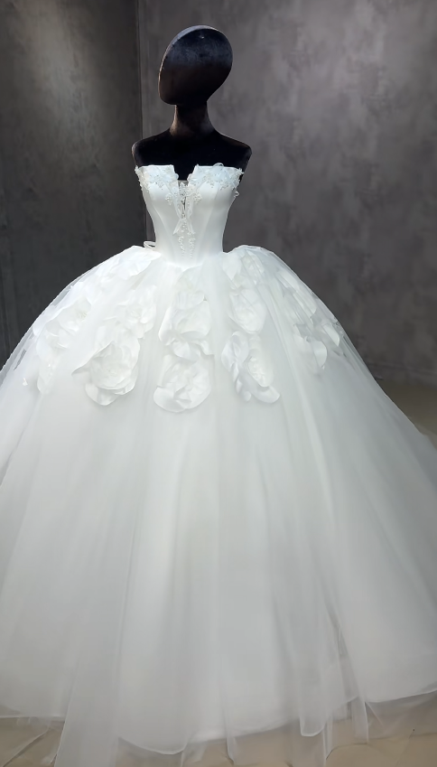 Timeless Strapless A-Line Wedding Dress Tulle Bridal Dress White Bridal Gown ED07895