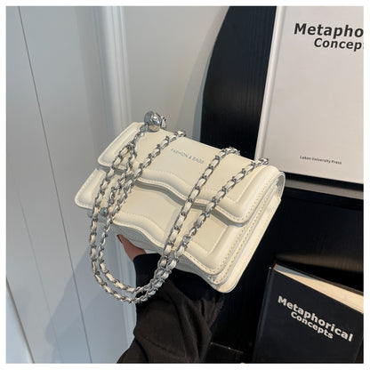 Vielseitige Messenger Bag mit Kette ED0789