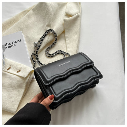 Vielseitige Messenger Bag mit Kette ED0789