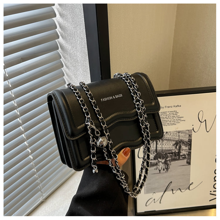 Vielseitige Messenger Bag mit Kette ED0789