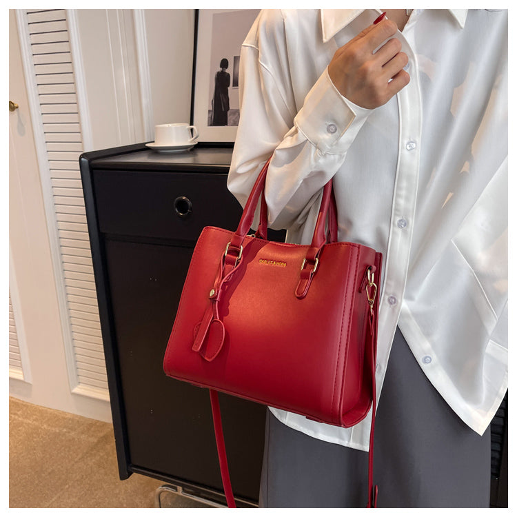 Vielseitige Messenger Bag mit Kette, quadratische Schultertasche ED0790