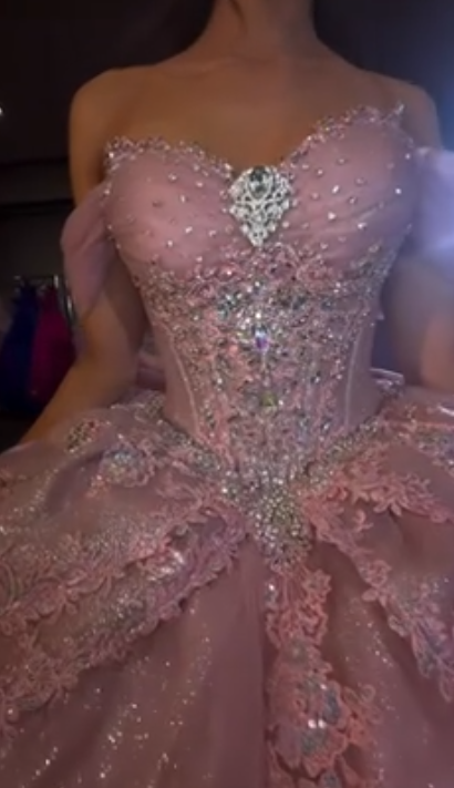 Magnifique Robe de Bal en Tulle à Perles Épaules Dénudées, Robe de Quinceañera Rose Douce 16 Ans ED07926