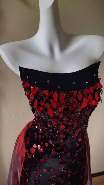 Elegantes Trägerloses Etui-Abendkleid aus Tüll in Burgunderrot Ballkleid ED07961