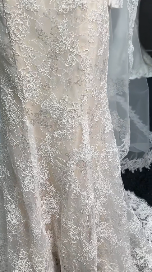 Robe de mariée sirène sans bretelles intemporelle en dentelle, robe de mariée blanche ED07973