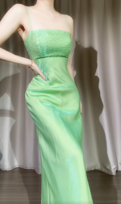 Robe de soirée longue fourreau en satin vert à fines bretelles et chic, robe de bal ED07984