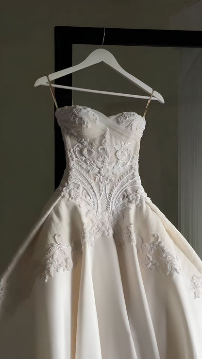 Timeless Sweetheart A-Line Wedding Dress Satin Appliques Bridal Dress White Bridal Gown ED08013