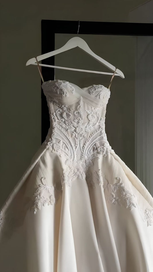 Timeless Sweetheart A-Line Wedding Dress Satin Appliques Bridal Dress White Bridal Gown ED08013