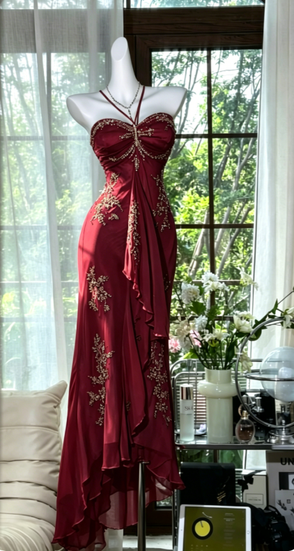 Chic Burgundy Prom Dress Halter Sheath Chiffon Beaded Long Evening Dress ED08041