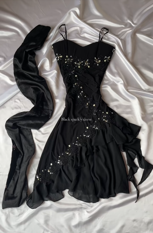 Elegantes schwarzes kurzes Ballkleid Spaghettiträger Etui-Geburtstagskleid Chiffon Perlen Abschlussfeierkleid ED08082