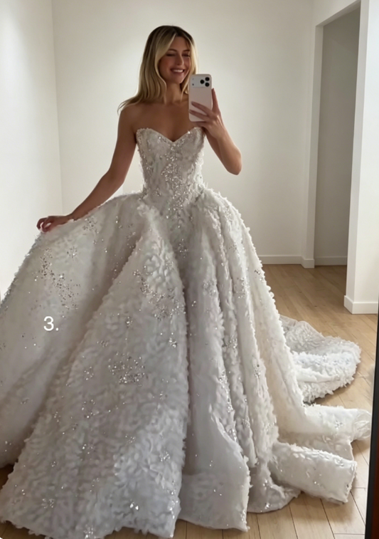 Timeless Sweetheart A-Line Wedding Dress Appliques Tulle Bridal Gown White Bridal Dress ED08112