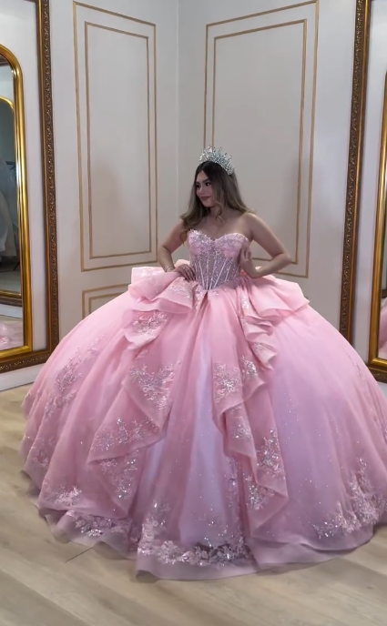 Wunderschönes Schatz-Ballkleid Quinceanera-Kleid Tüll-Applikation Pink Süßes 16-Kleid ED08198