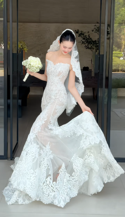 Modest Sweetheart Mermaid Wedding Dress Lace Applique Bridal Gown White Bridal Dress ED08214