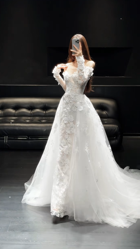 Modest Off-shoulder Sheath Wedding Dress Tulle Applique Bridal Gown ED08216 White Bridal Dress ED08216