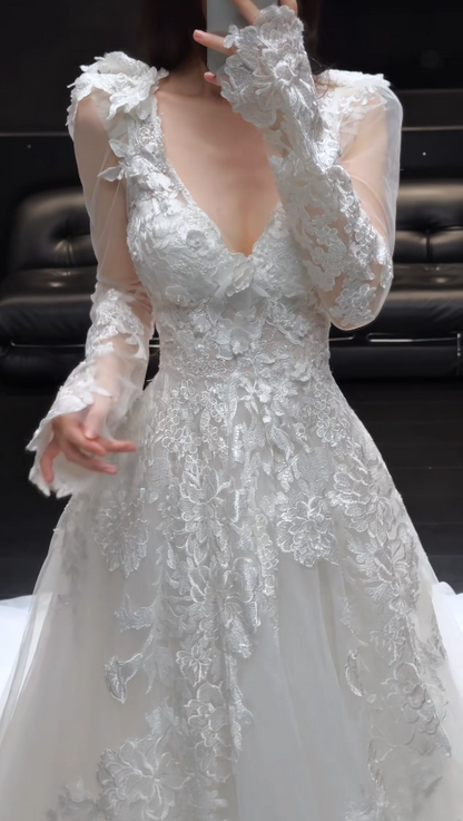 Modest V-neck A-line Wedding Dress Applique White Birdal Gown Tulle Bridal Dress ED08272